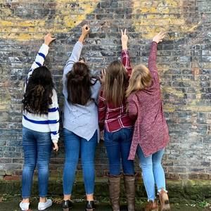 Meet your Posher, Raylee